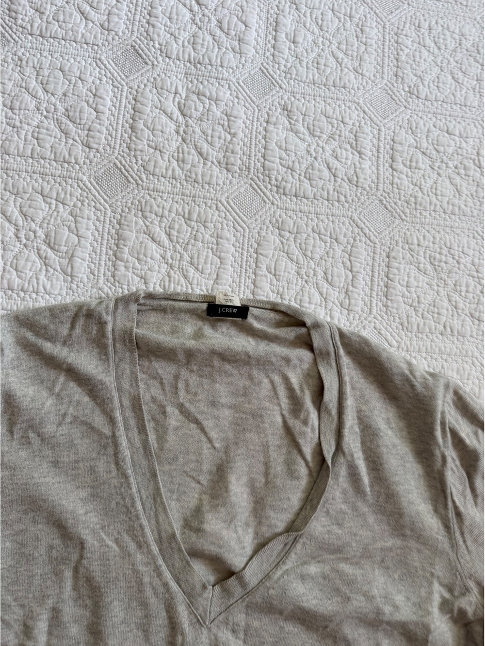 J.Crew XL Light Gray 100% Cotton V-Neck Sweater - Picture 2 of 5
